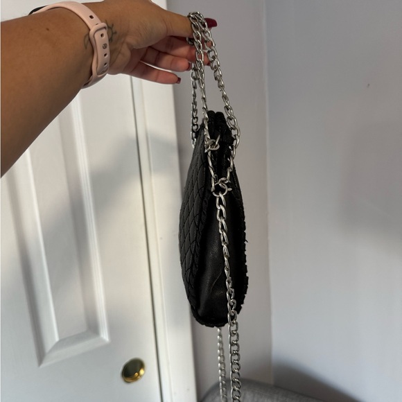 Steve Madden Quilted Black Chain Crossbody Bag - Picture 4 of 9